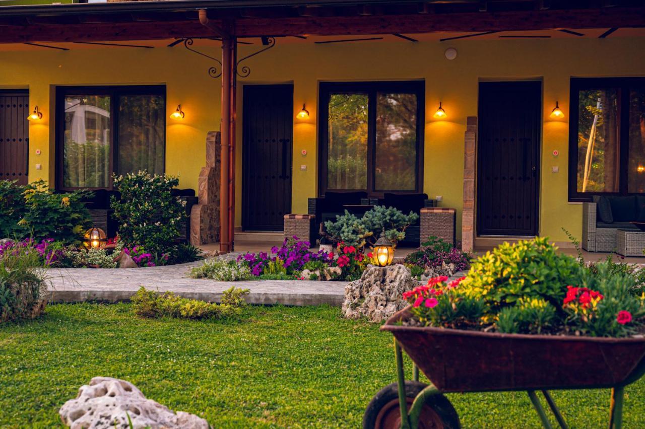 פלאקה ליטוחורו Simi Luxury Suites מראה חיצוני תמונה