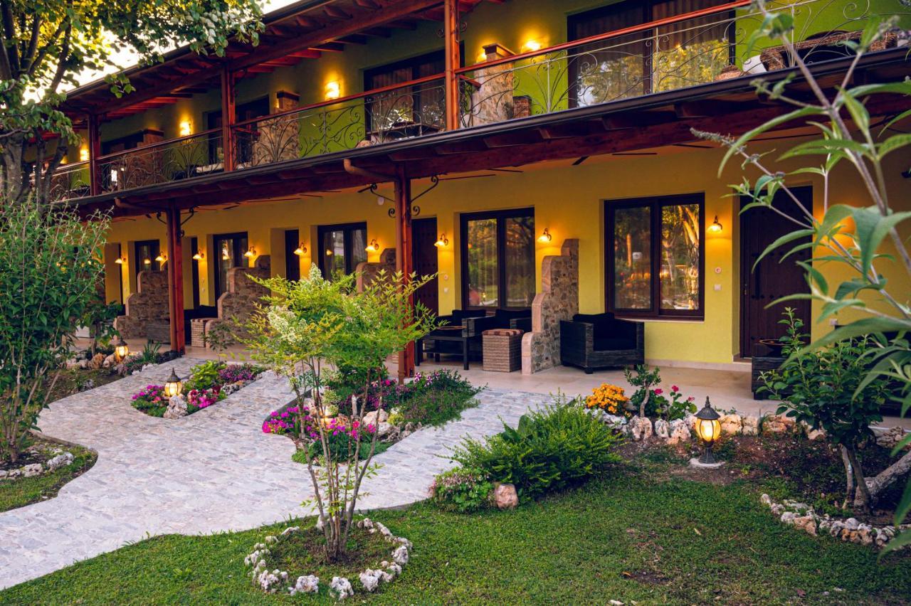 פלאקה ליטוחורו Simi Luxury Suites מראה חיצוני תמונה